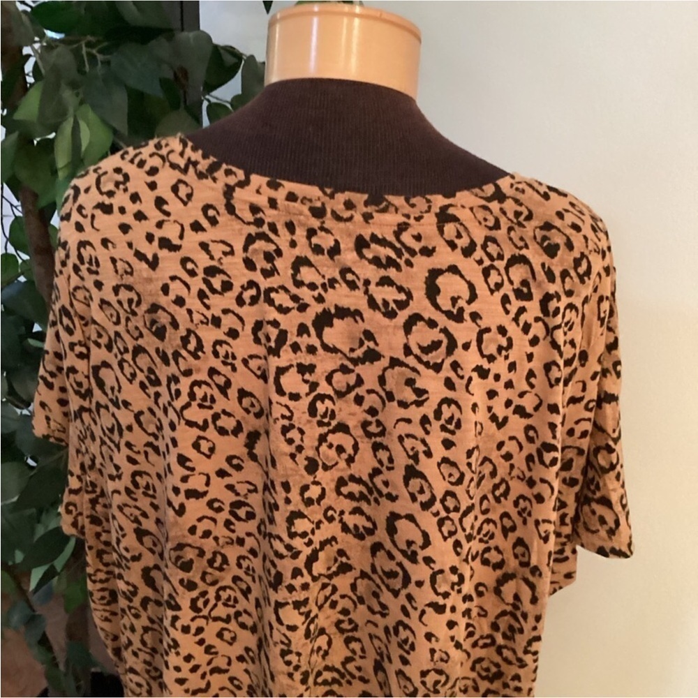 Ava & Viv short sleeve blouse Woman’s size 3X  animal cheetah leopard - Picture 8 of 13